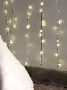 yoyogirlx on StripChat