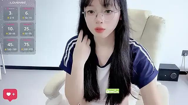 YRyueer on StripChat 